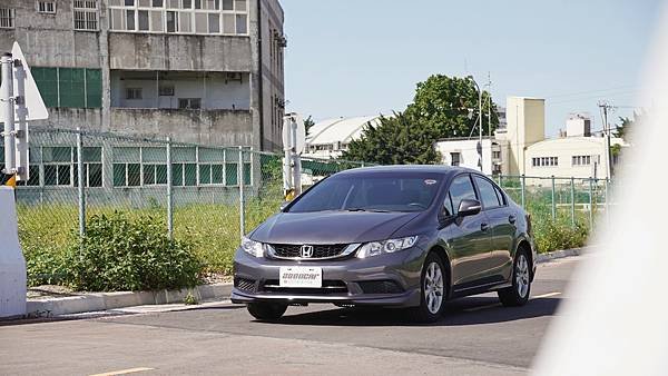 2015年 Honda Civic 1.8 VTi 雙安、恆