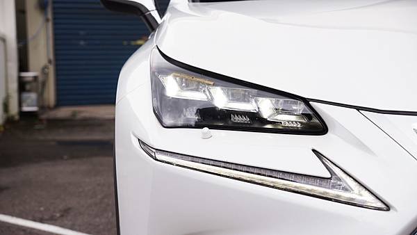 2015年 LEXUS NX200T 2.0 冷熱通風椅、天