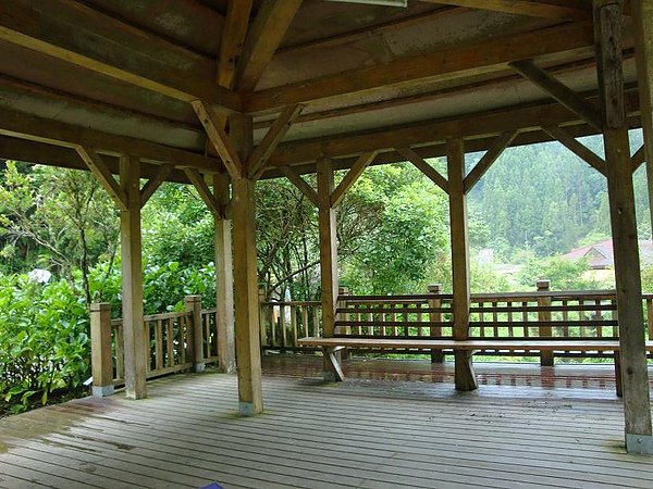 027藥園內木涼亭.jpg