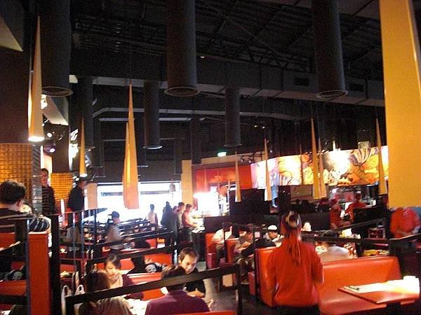 離開時已經下午三點多了,餐廳用餐人數依舊不少
