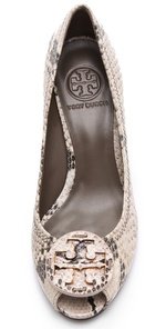 Tory Burch Sally USD199.5-7