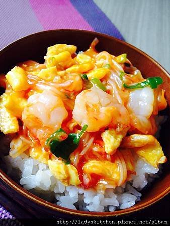 黃金蝦仁雞蛋蓋飯