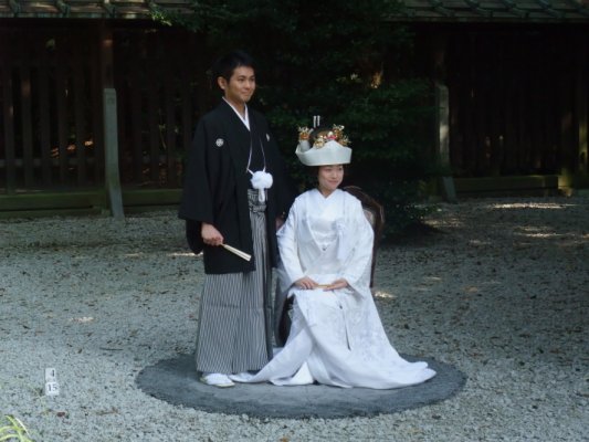 日本人很愛傳統的結婚儀式