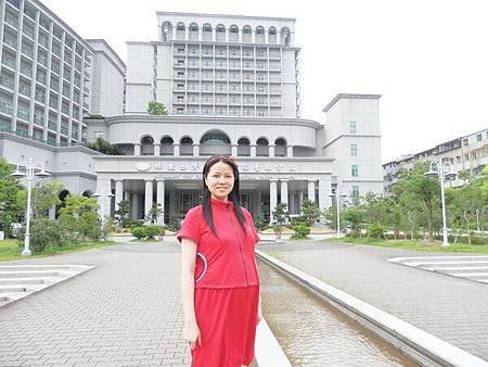 慈濟醫院台北分院外面的公園 (4).JPG