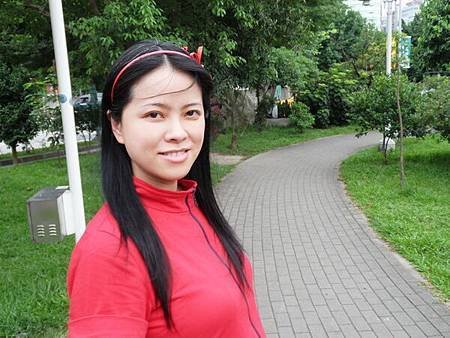 慈濟醫院台北分院外面的公園 (8).JPG