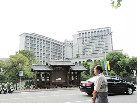 慈濟醫院台北分院外觀二.JPG