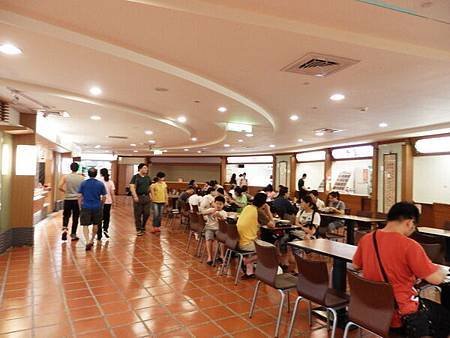 慈濟醫院台北分院地下一樓美食街 (7).JPG