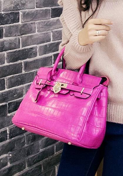 How to use handbag to improve the overall fashion points-3