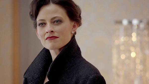 lara-pulver