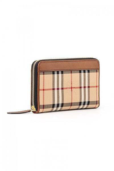 Burberry zip wallet18