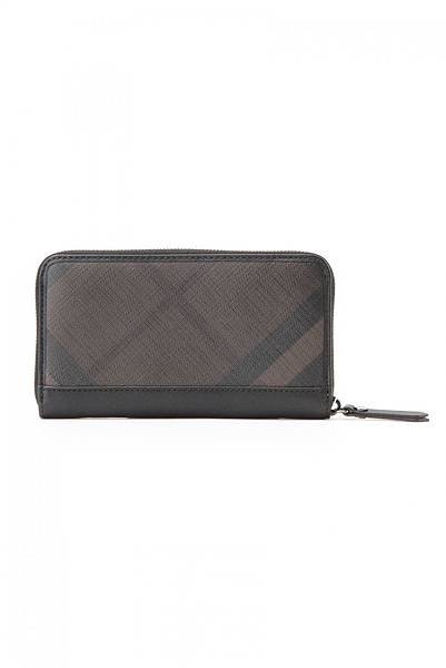 Burberry zip wallet15