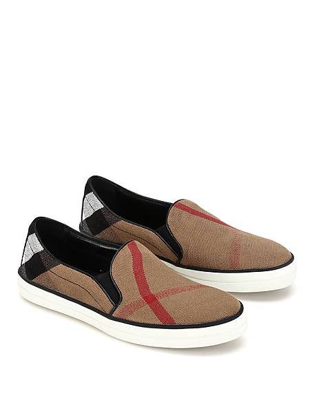 BURBERRY slip sneaker1