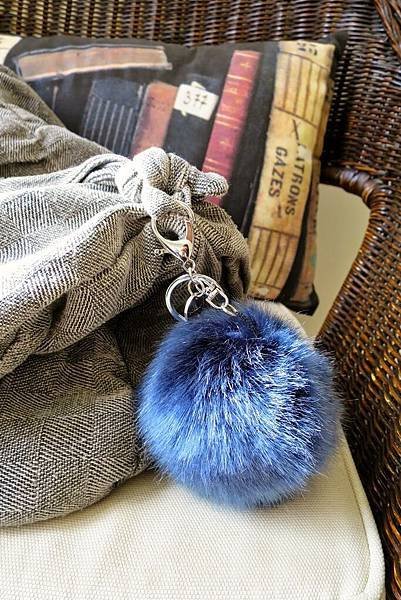 Fendi pom pom charm4