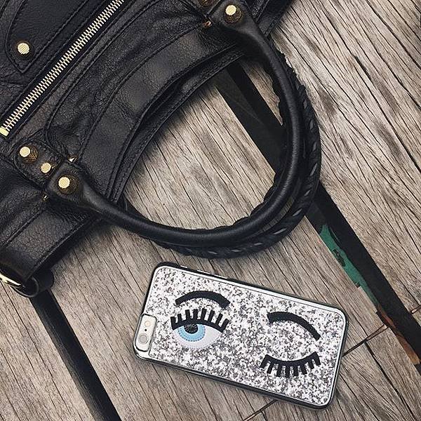 chiara ferragni flirting iphone cover26