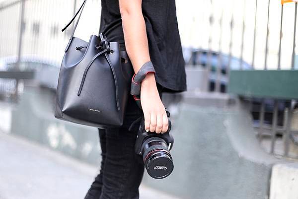 Mansur Gavriel mini bucket black12