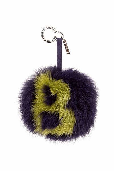 FENDI Pompon Karl10