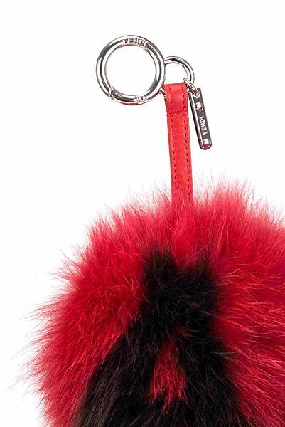 FENDI Pompon Karl16