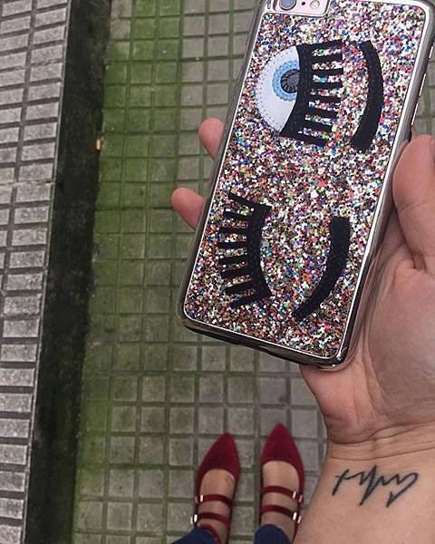 chiara ferragni flirting iphone cover11