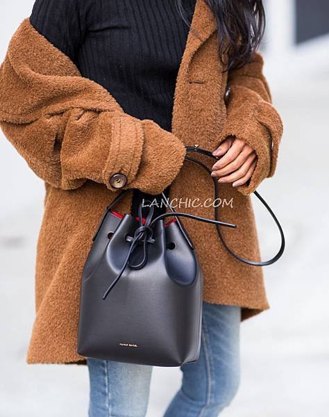 Mansur Gavriel mini bucket black28-1