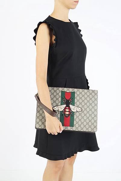 Gucci bee clutch1