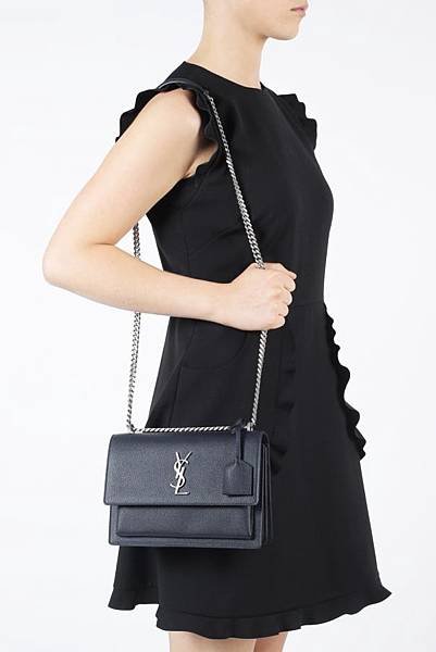 Saint Laurent MEDIUM MONOGRAM BAG2