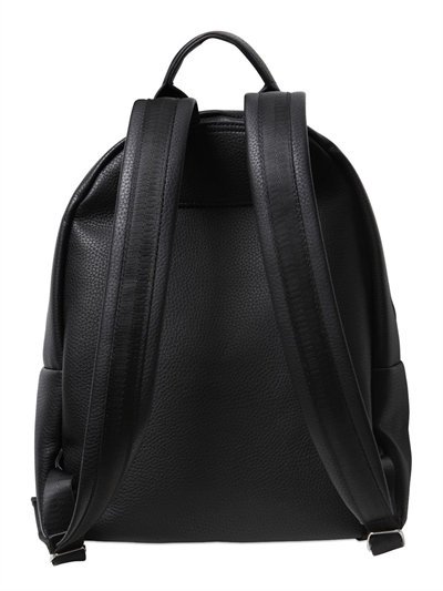 CHIARA FERRAGNI flirting backpack4