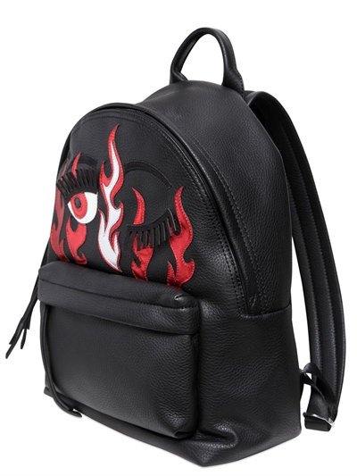 CHIARA FERRAGNI flirting backpack3