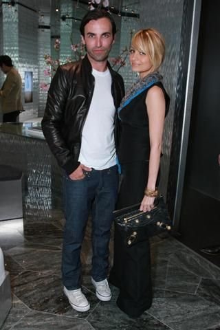 Balenciaga GIANT ENVELOPE BAG3