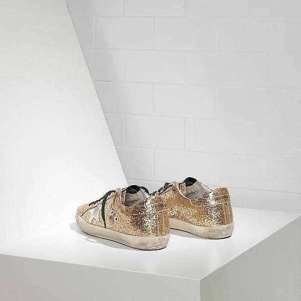 Golden Goose SUPERSTAR SNEAKERS4