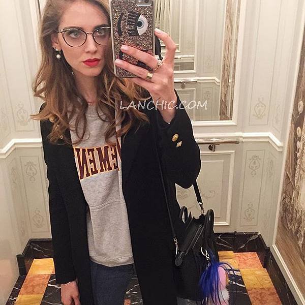 chiara ferragni flirting iphone cover4-1