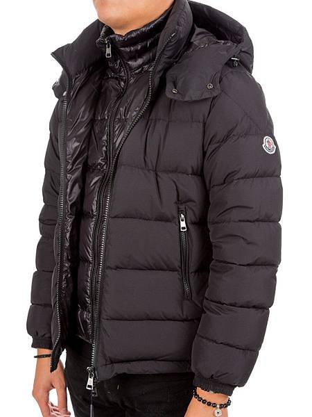 moncler-4196905_53859-a6