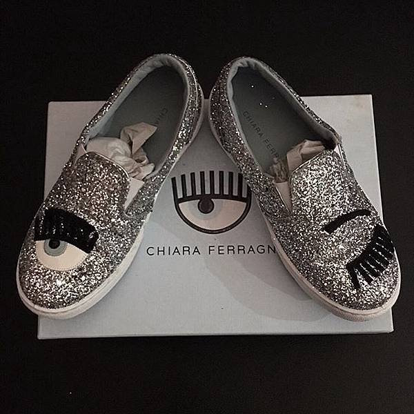 CHIARA-FERRAGNI-slipon sneakers11