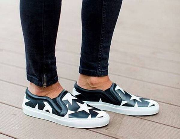GIVENCHY SLIP ON 3