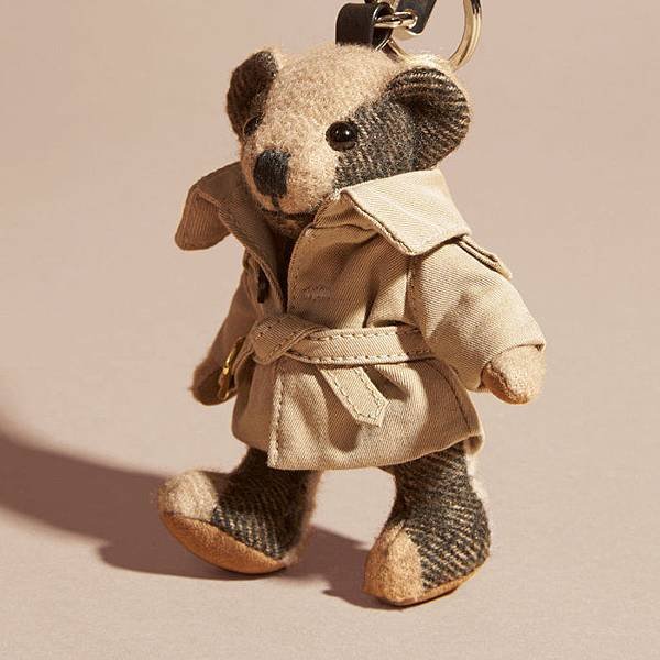 Burberry bear-charm -check5-