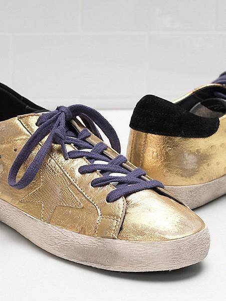 Golden Goose SUPERSTAR SNEAKERS4