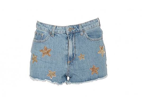 Chiara Ferragni flirting short stars2-3