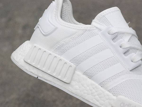 Adidas Originals NMD R1 SNEAKERS19