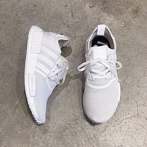 Adidas Originals NMD R1 SNEAKERS22