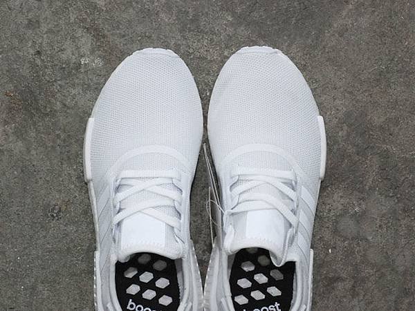 Adidas Originals NMD R1 SNEAKERS17