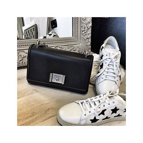 Saint Laurent star sneakers7