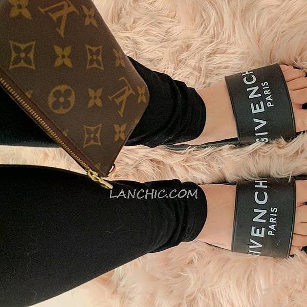 GIVENCHY-FLAT SANDALS21-1-1-1