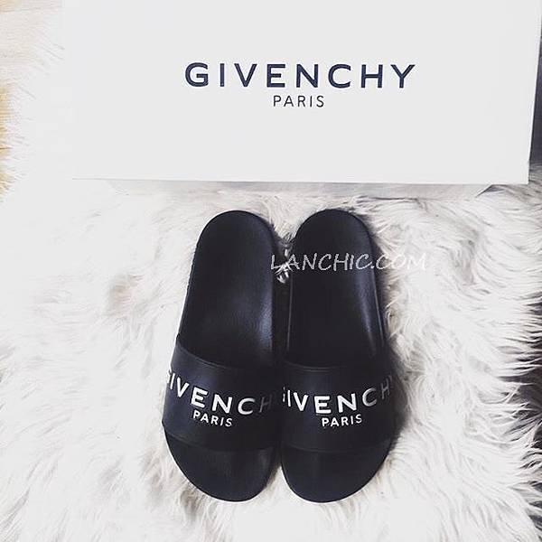 GIVENCHY-FLAT SANDALS7-1