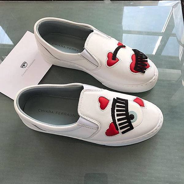 CHIARA-FERRAGNI-slip on sneakers8