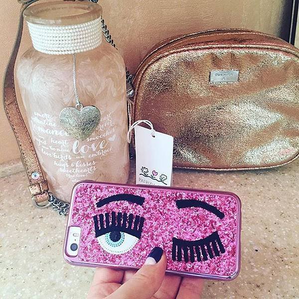 chiara ferragni flirting iphone cover64