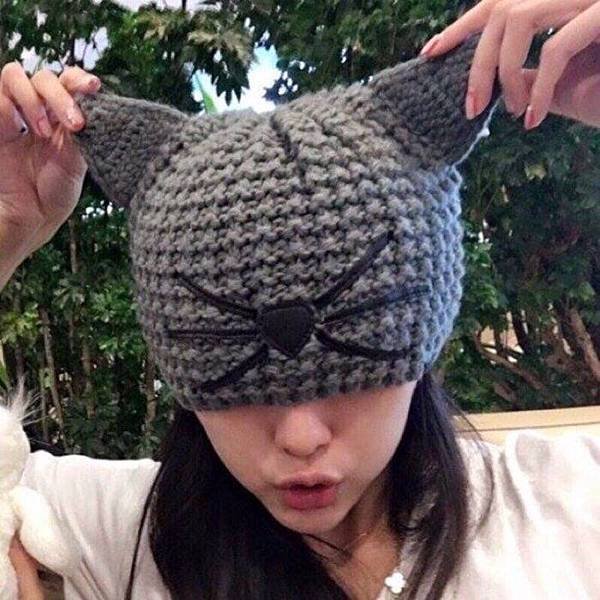 Knitted Cat Motif Hat10