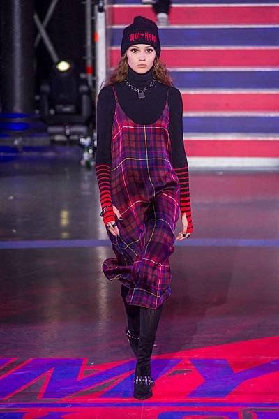 Tommy Hilfiger X Gigi Hadid6