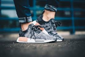 ADIDAS ORIGINALS NMD R 3