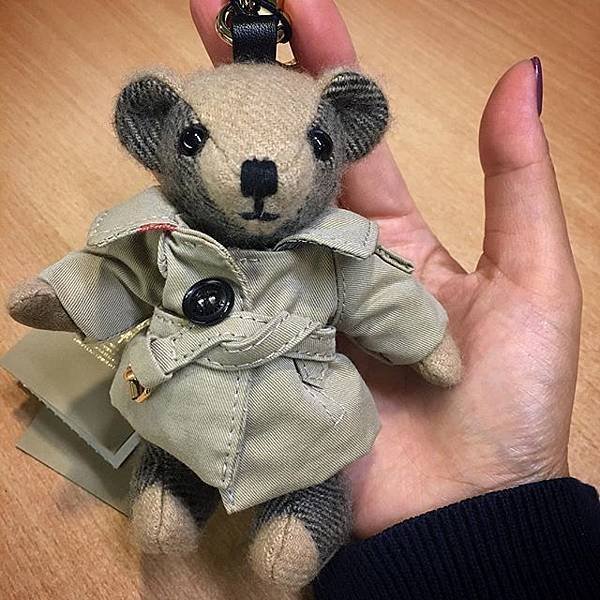 Burberry bear-charm-12