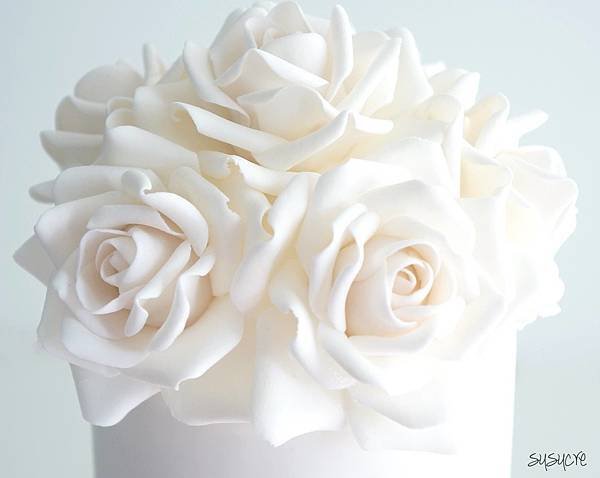 W_128_WhiteRoseWeddingCake