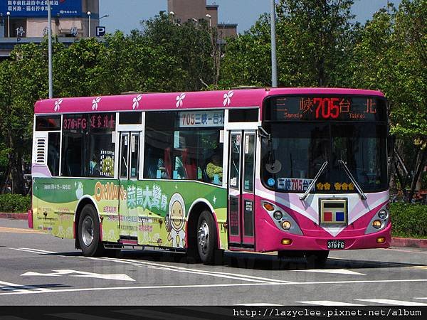 Taipei_bus_376-FG.jpg